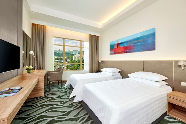 Room 3 of 25