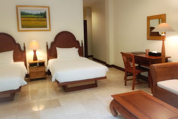 Room 9 of 37