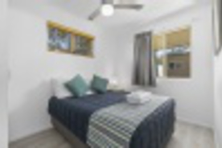 Room 352 of 624