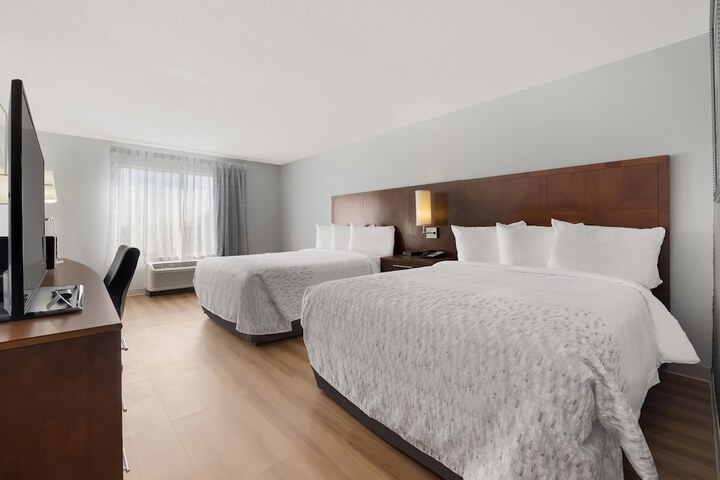 2 Double Beds (2 of 10)
