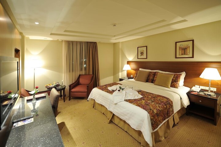 Room 47 of 119