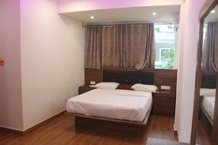 Room 5 of 25