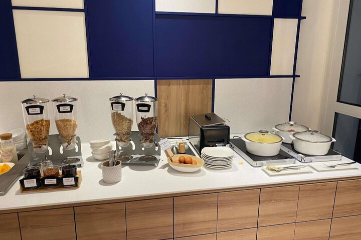 Breakfast/Coffee Service 21 of 49