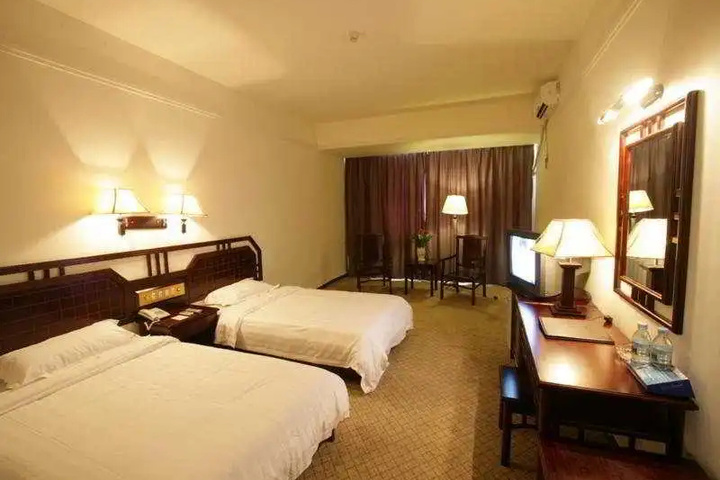 Room 5 of 11