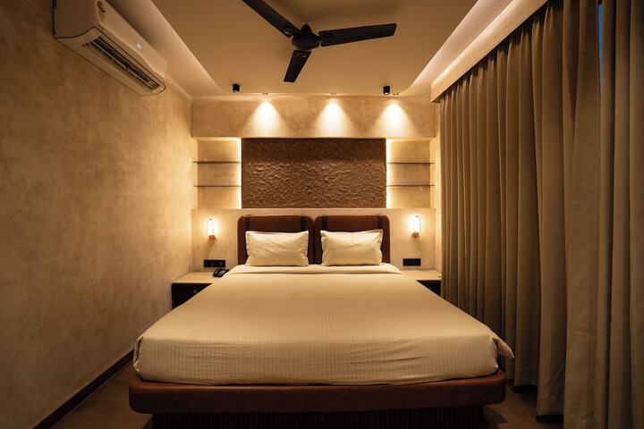 Room 14 of 48
