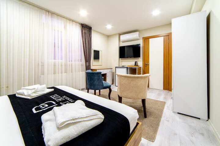 Room 16 of 37