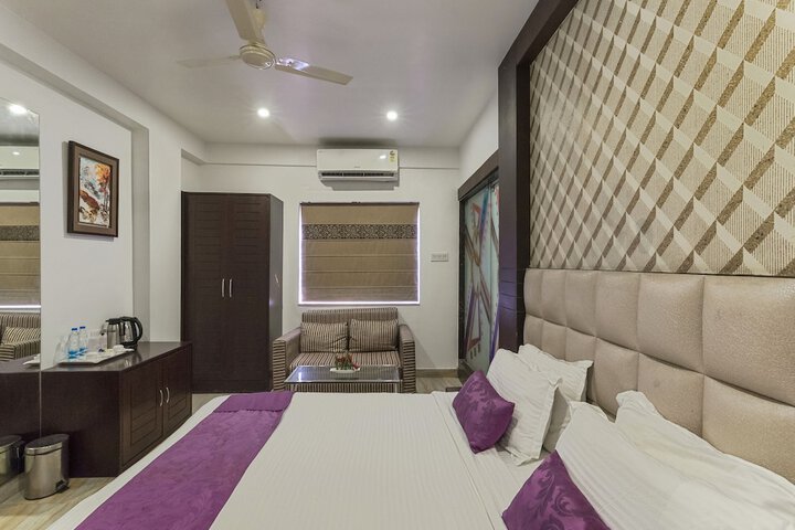 Room 8 of 44
