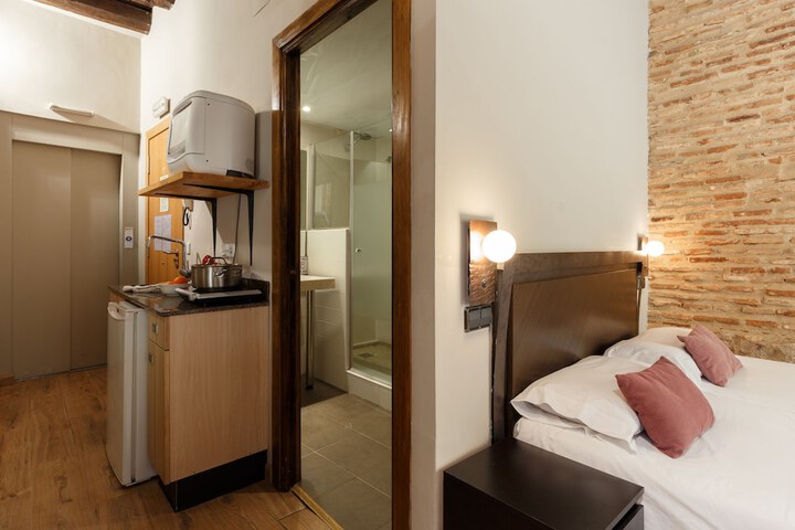 Room 18 of 50