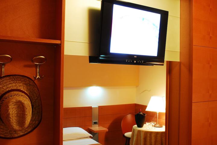 Room amenity