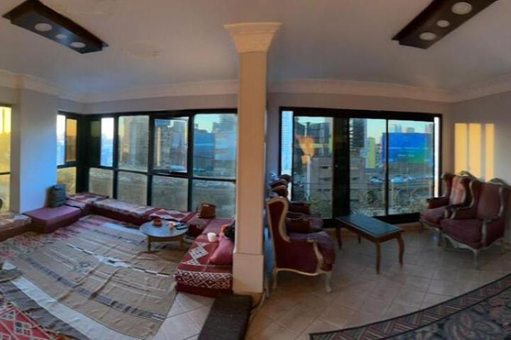 Lounge 17 of 28