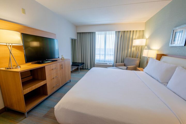 Room 5 of 94