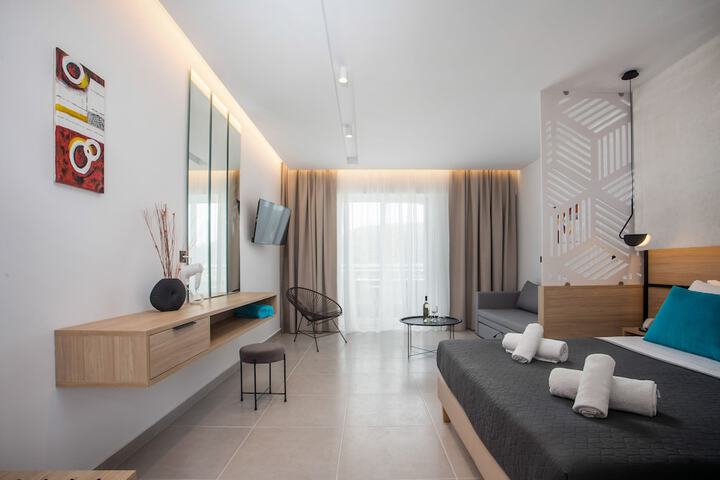 Room 73 of 102