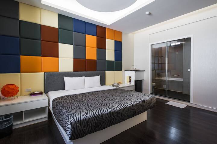 Room 8 of 51