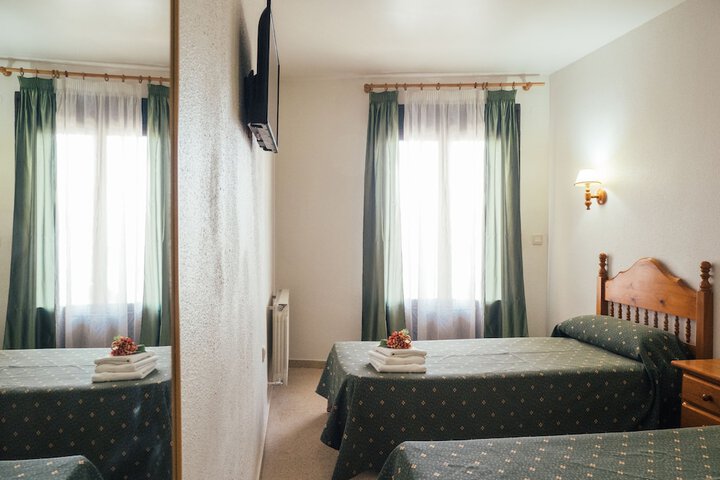 Room 11 of 35