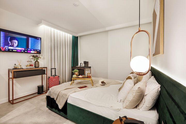 Room 5 of 42