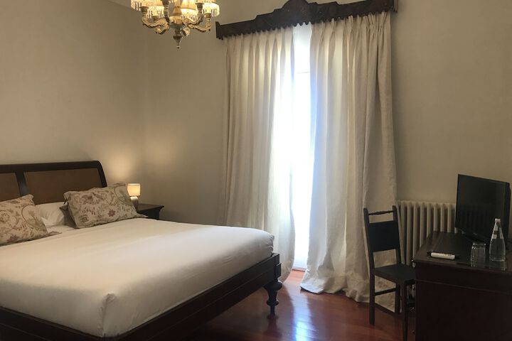 Room 8 of 78
