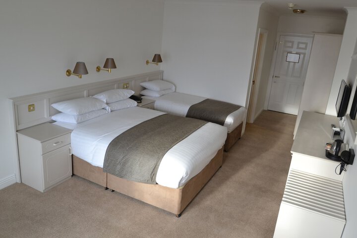 Room 9 of 30