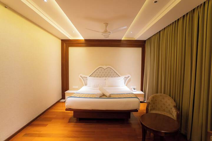Room 5 of 34