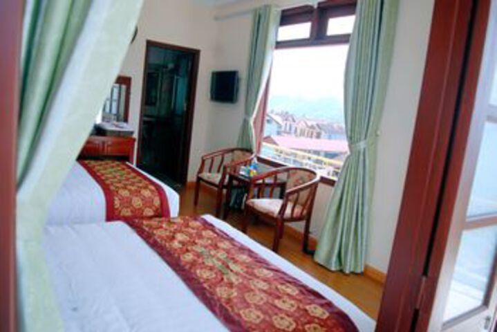 Room 15 of 33
