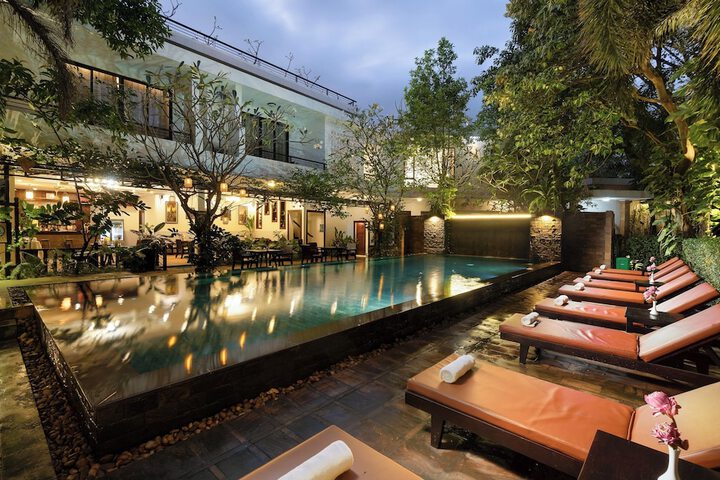 Pool 75 of 122