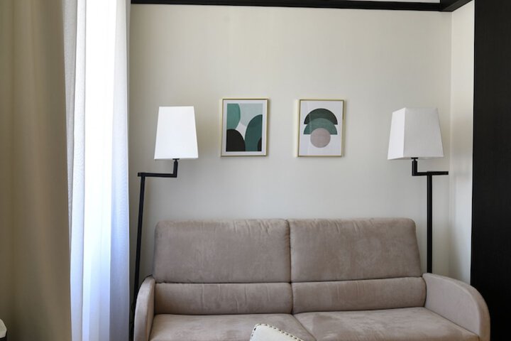 Room 34 of 90