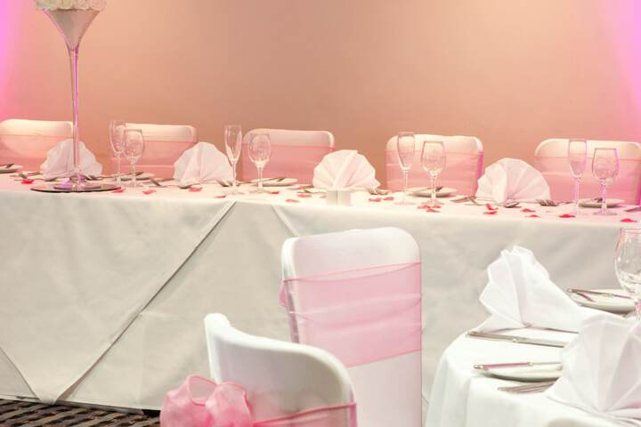 Ballroom/Hall 80 of 96