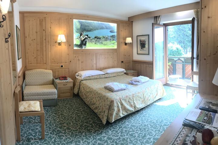 Room 11 of 68