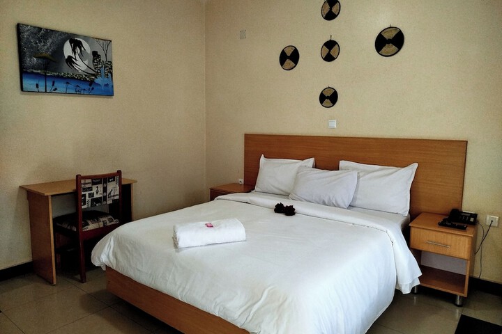 Room 7 of 25