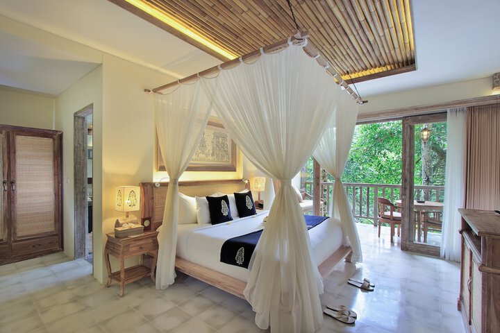 Room 4 of 87