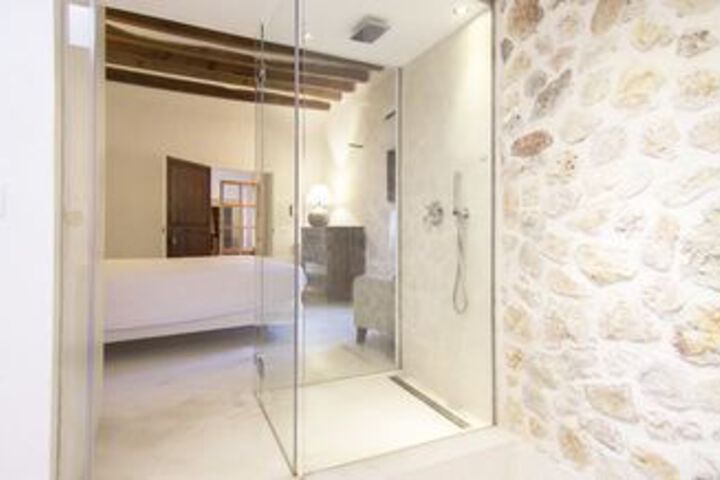 Room 5 of 27