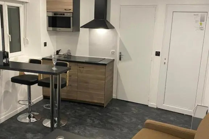 Room 3 of 10