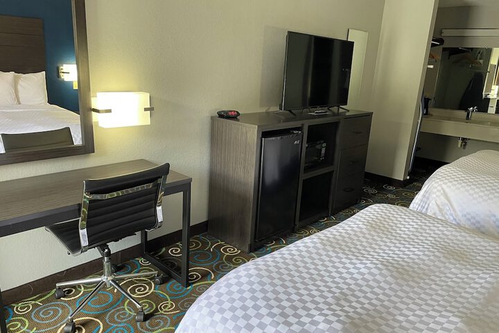 Room 17 of 43