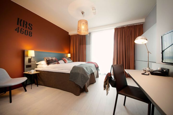 Room 13 of 38