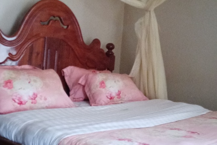 Room 7 of 14