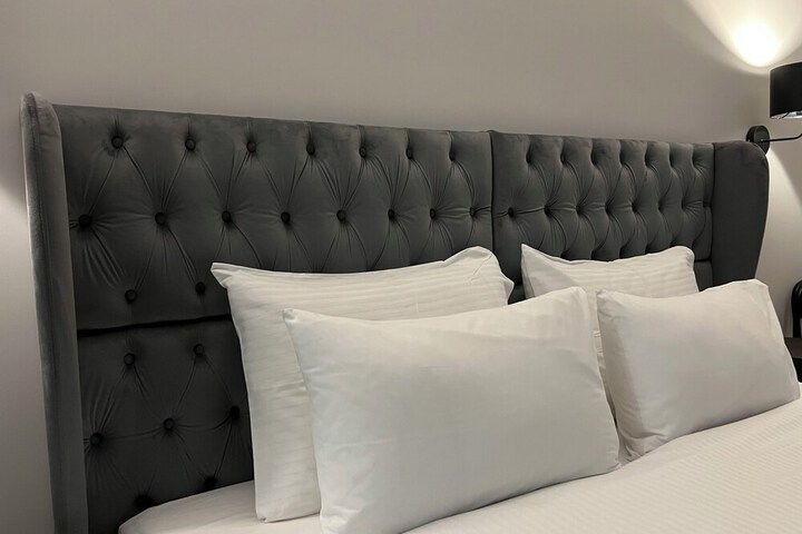 Room 6 of 78