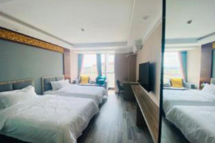 Room 8 of 8