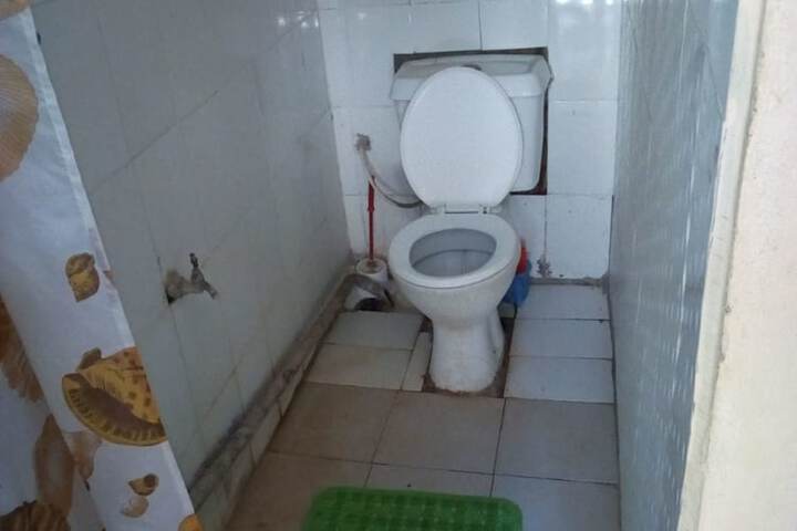 Room 10 of 17