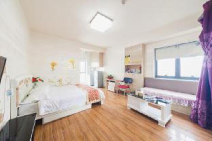 Room 4 of 6