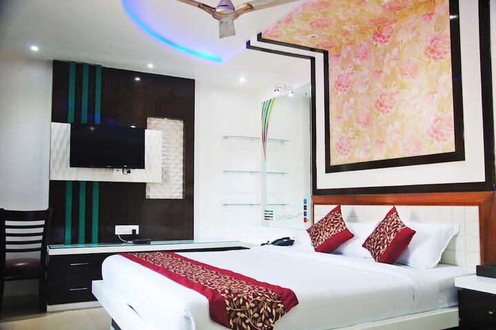 Room 12 of 17