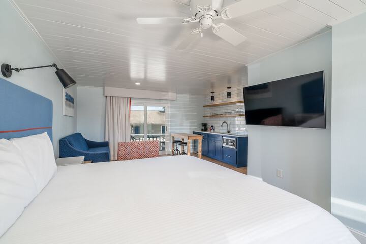 Studio Suite 1 King Bed with Sofa Bed Resort View (24 of 40)