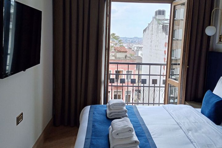 Room 9 of 75