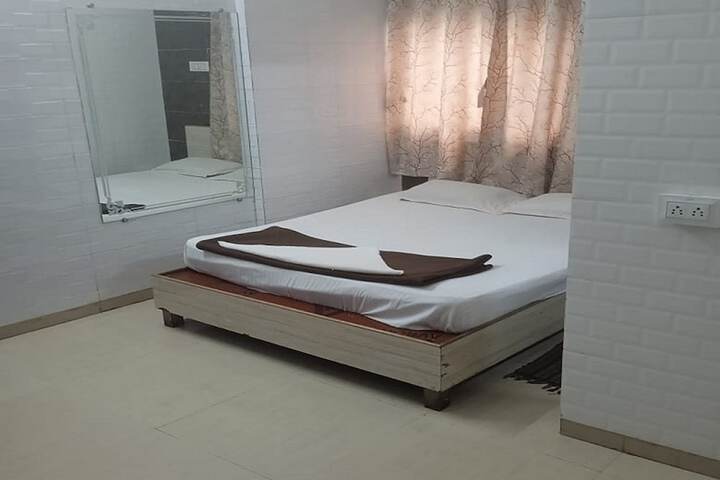 Room 18 of 60