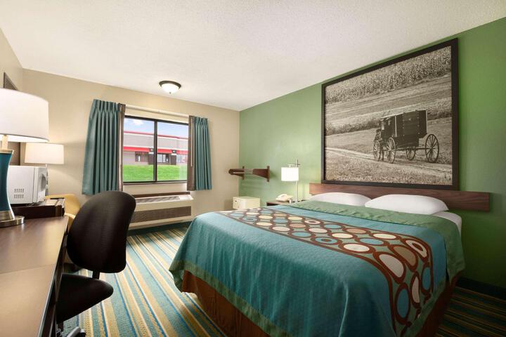1 King Bed (4 of 10)