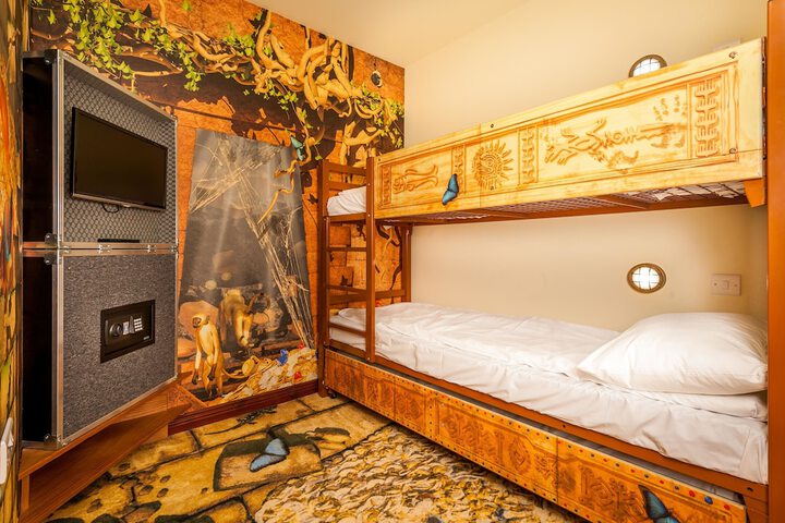 Room 40 of 78