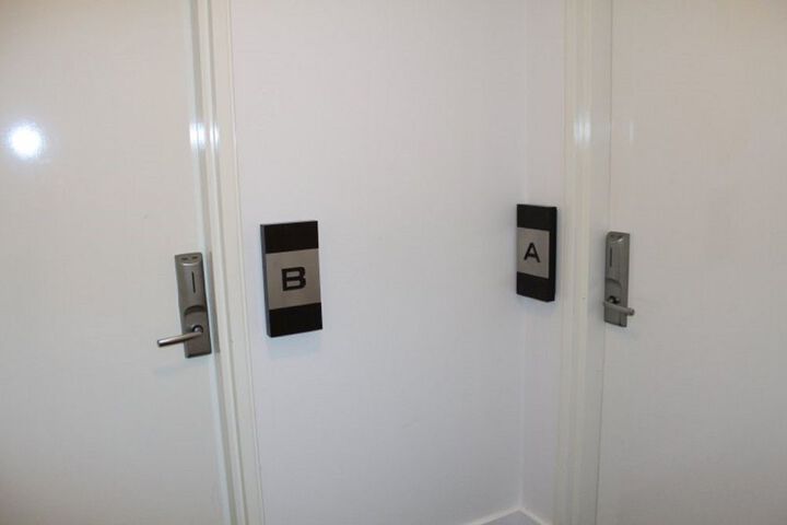 Room 8 of 30