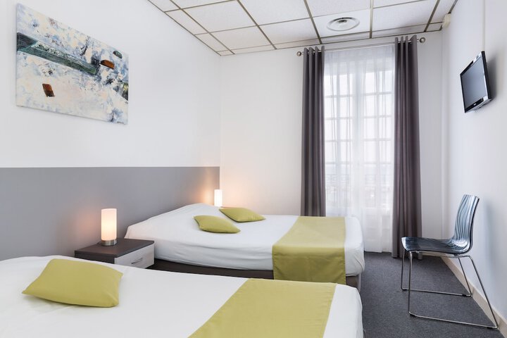 Room 9 of 50