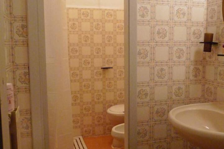 Room 7 of 20