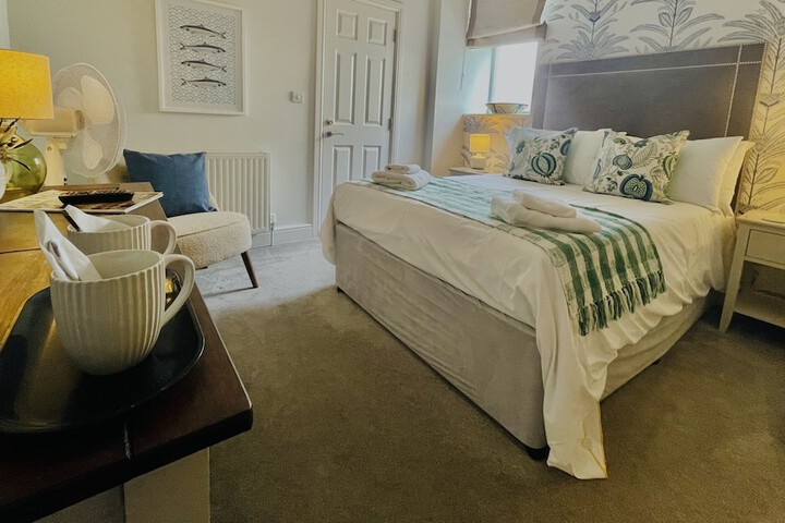 Room 16 of 48