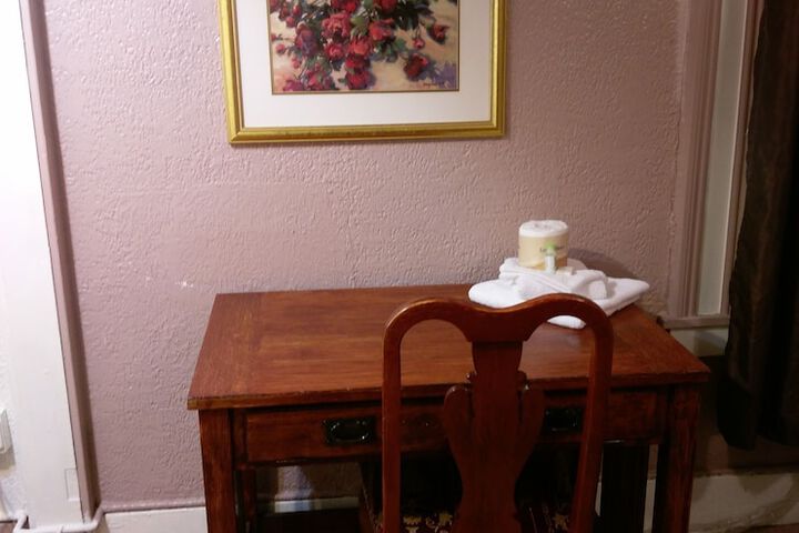 Room 11 of 66