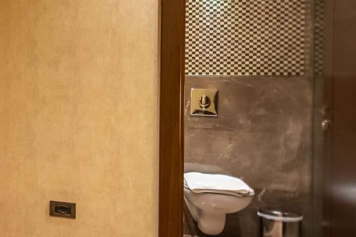 Room 30 of 44